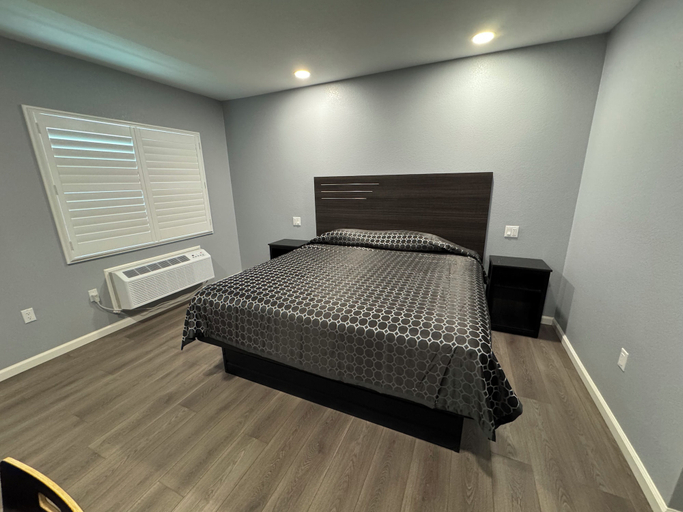 Bedroom 4, Dutch Motel, San Bernardino