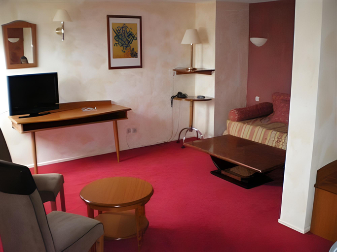 Bedroom, Logis Hotel & Restaurant Cap Hotel, Pas-de-Calais