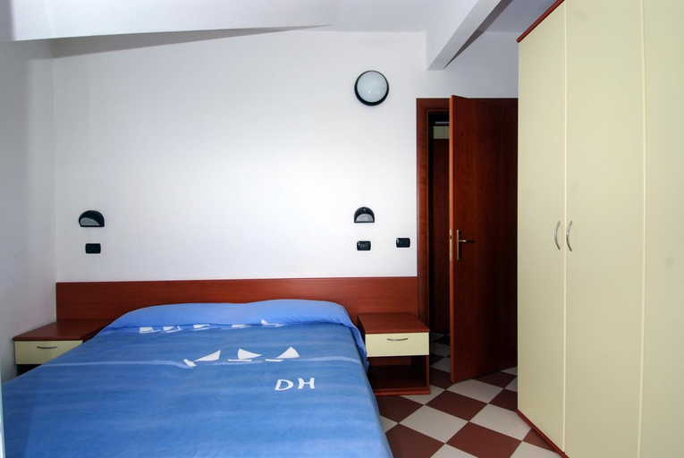 Bedroom 16