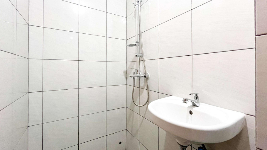 Bathroom 3, Good Deal Studio No Kitchen Bandaraya By Travelio, Makassar