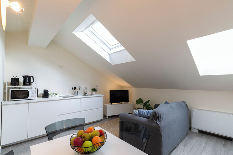 Others 5, notaMi - Bright Attic M4 - 2 Bedrooms, Milano