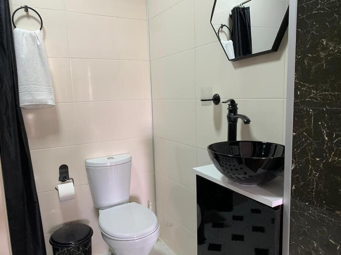 Bathroom 2, Guesthouse Pillows, Martvili