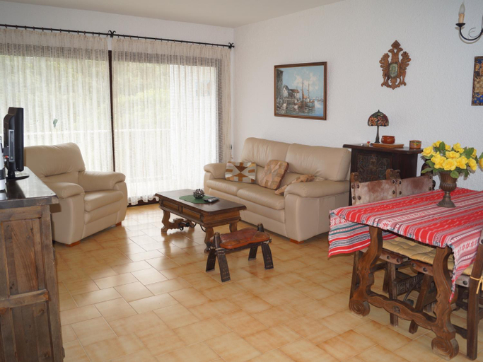 Others 5, H32, Girona