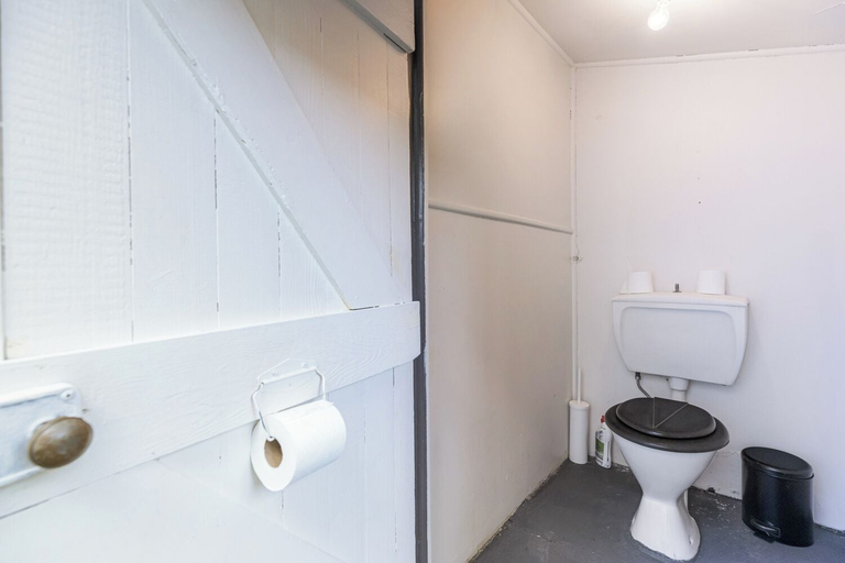 Bathroom 4, StayAU 4BRM Charming Home in Mt Colah, Sydney