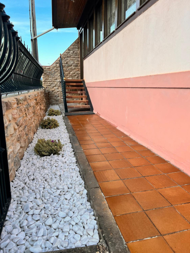 Others 5, Hostal Merindades, Burgos