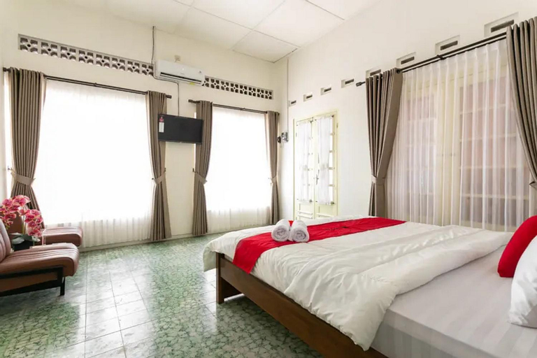 Bedroom 8