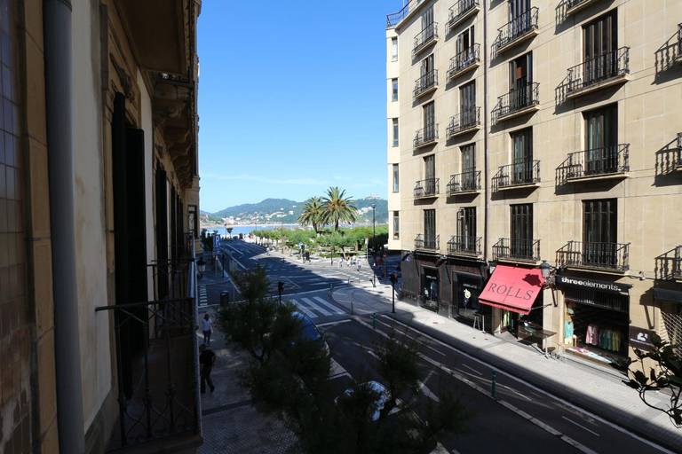 Modern & spacious apartment near La Concha Bay, Guipúzcoa