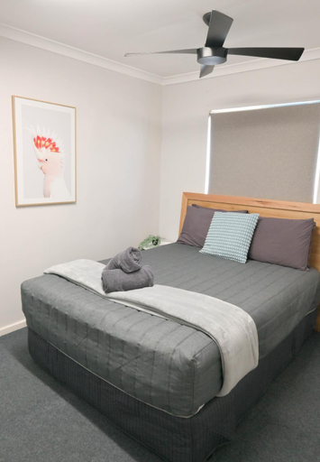 Bedroom 2, Kalbarri Inn, Northampton