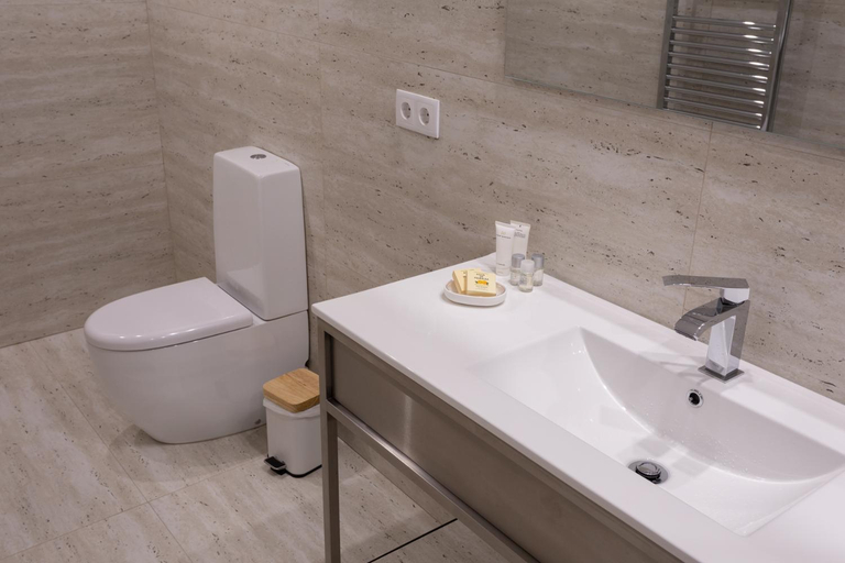 Bathroom 2, Quinta Carolina, Póvoa de Lanhoso