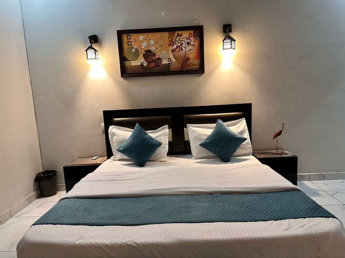 Bedroom 4, Hotel Tulsi Inn, Nainital