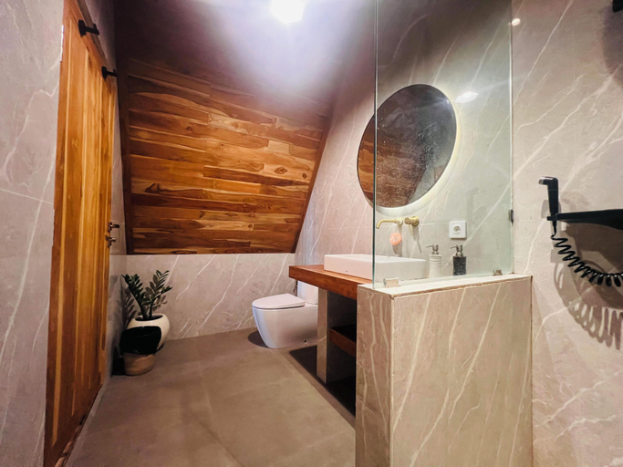 Bathroom, The Kamsha, Bangli