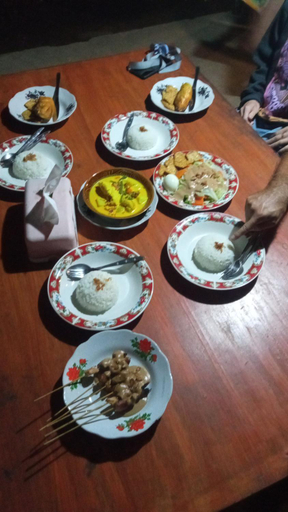 Food & Drinks