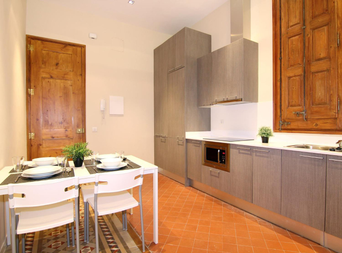 4, GIRONA - Modernist apartments next to Paseo de Gracia, Barcelona