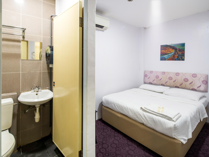 Bedroom 3, Meriton Hotel, Singapore
