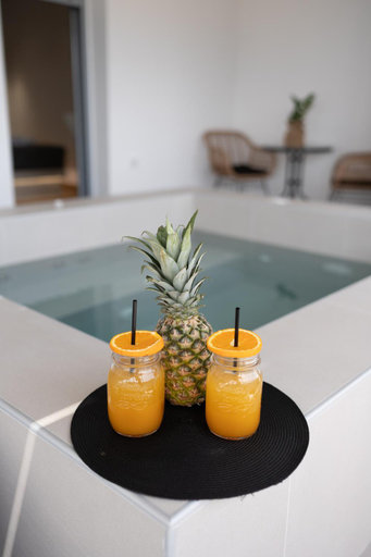 Food & Drinks 5, White Note Luxury Suites, South Aegean