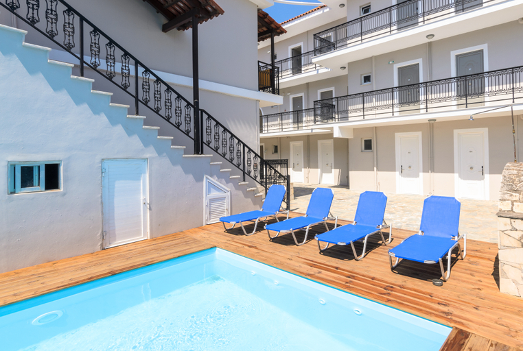 Sport & Beauty 5, Karras Livin, Ionian Islands