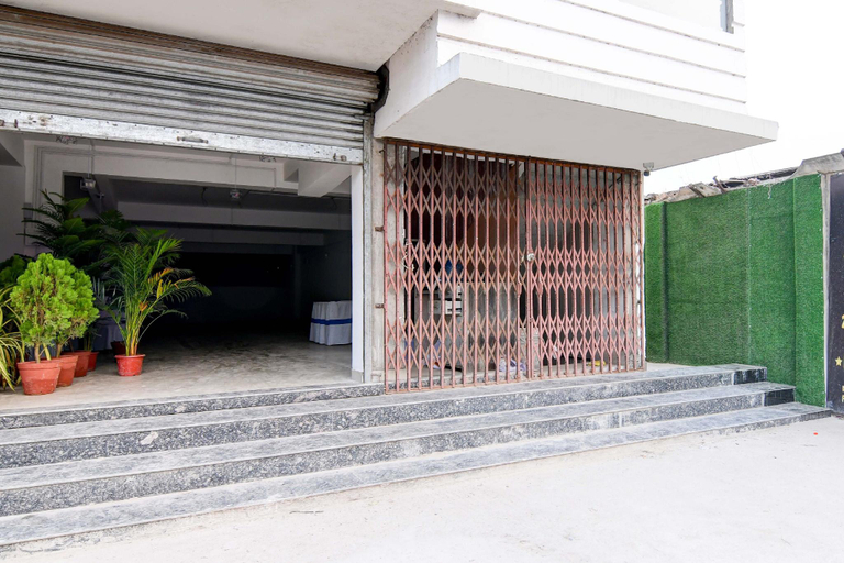 Others 4, Hotel O The Crown, North 24 Parganas