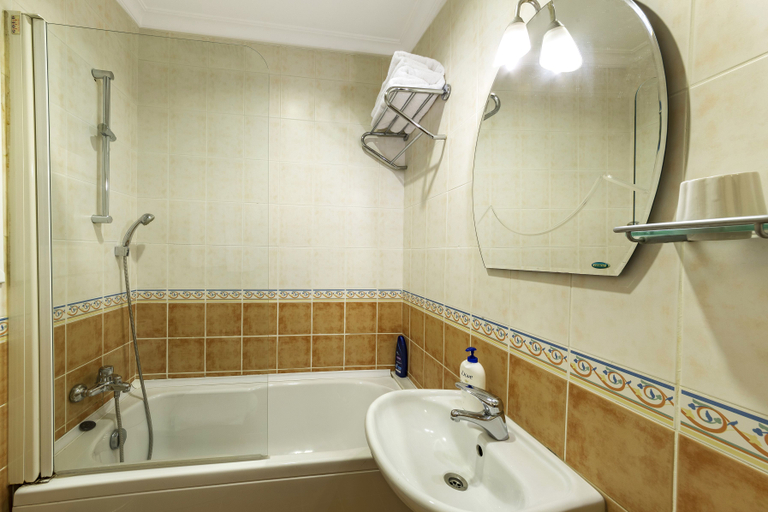 Bathroom 5, Hotel Fehmi Bey, Fatih