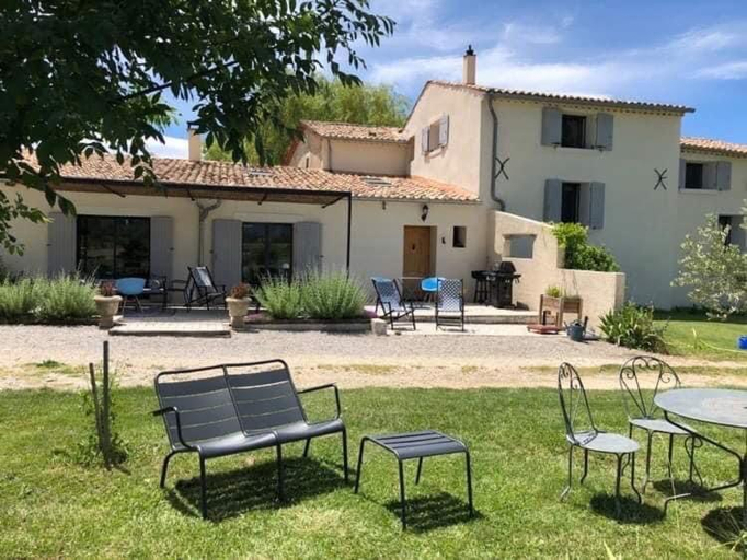 Others 4, Maison Pivoine, Vaucluse