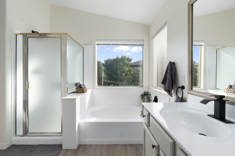 Bathroom 4, 5 BD Gilbert Home 4 Min to Downtown, Maricopa