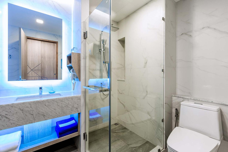 Bathroom 13