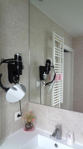 Bathroom 3, Hotel Royal Phare, Paris