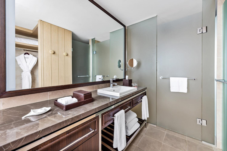 Bathroom 10