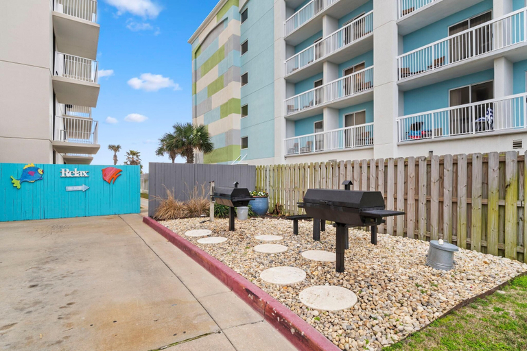 Exterior & Views 2, Shoalwater 1005, Baldwin