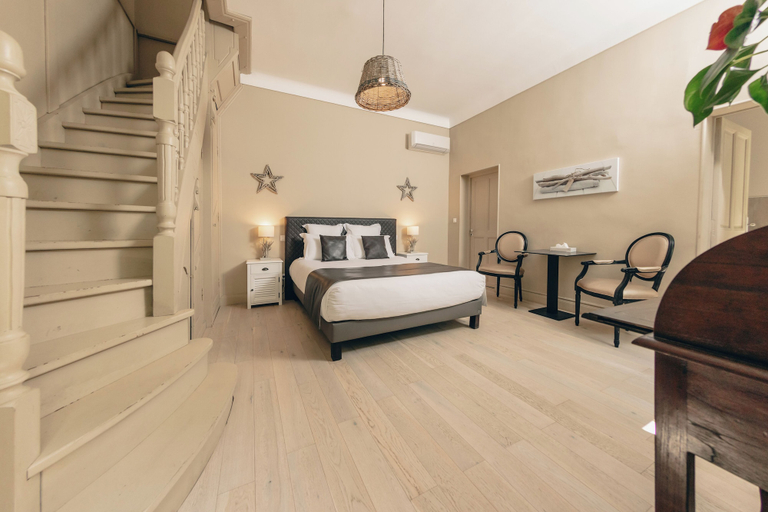 Bedroom 2, Auberge de la Treille, Vaucluse