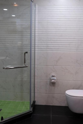 Bathroom 3, Grand opera Hotel, Tskaltubo