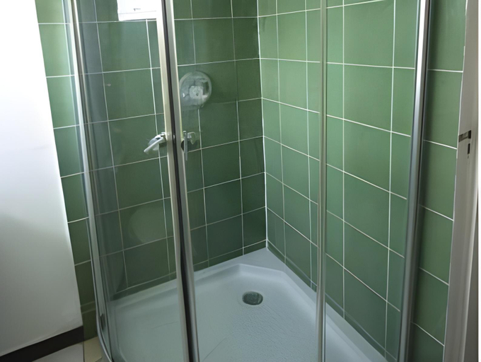 Bathroom 2, The Liguanea Club