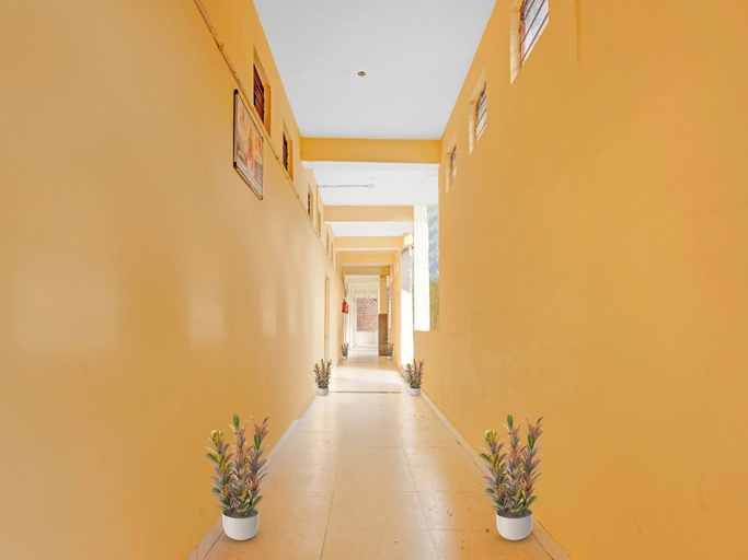 Others 5, Hotel Kailasha, Uttarkashi