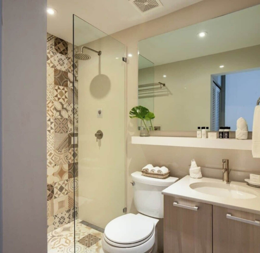 Bathroom 5, Oceanside Adventures