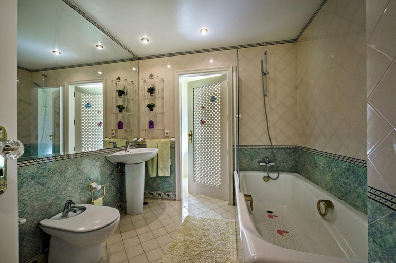 Others 2, Villa Tess by Villa Plus, Lagoa