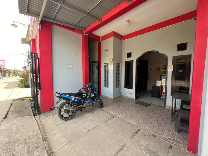 Exterior & Views 5, Steze Guesthouse Syariah Mendalo By Zuzu, Muaro Jambi