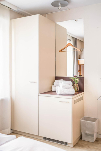 Bathroom 12