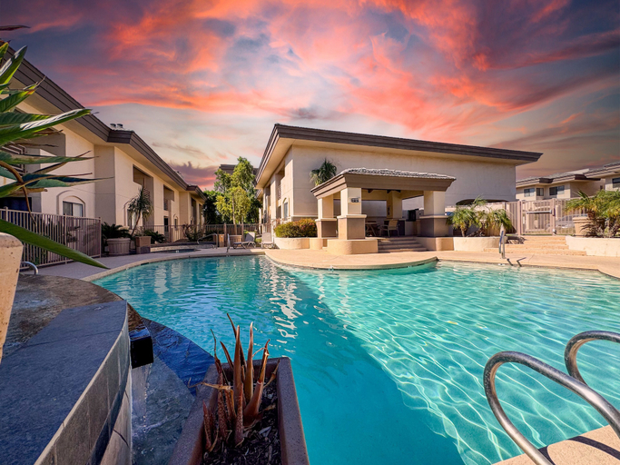 Sport & Beauty 4, Camelback #102 Phoenix, Maricopa