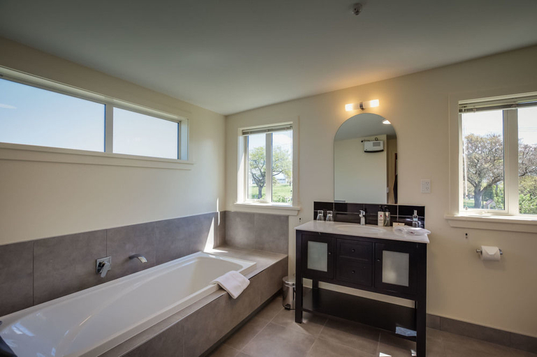 Bedroom 3, Pen-y-bryn Lodge, Waitaki