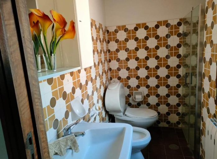 Bathroom 3, Villa Louise by Holiday World, Catania