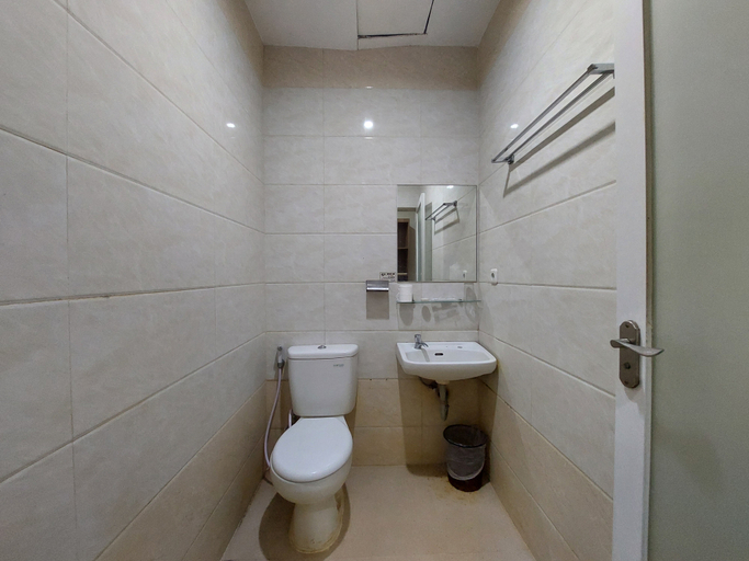Bathroom 8