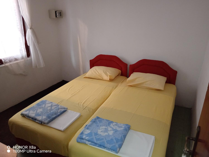 Others 3, Apartmani Gina