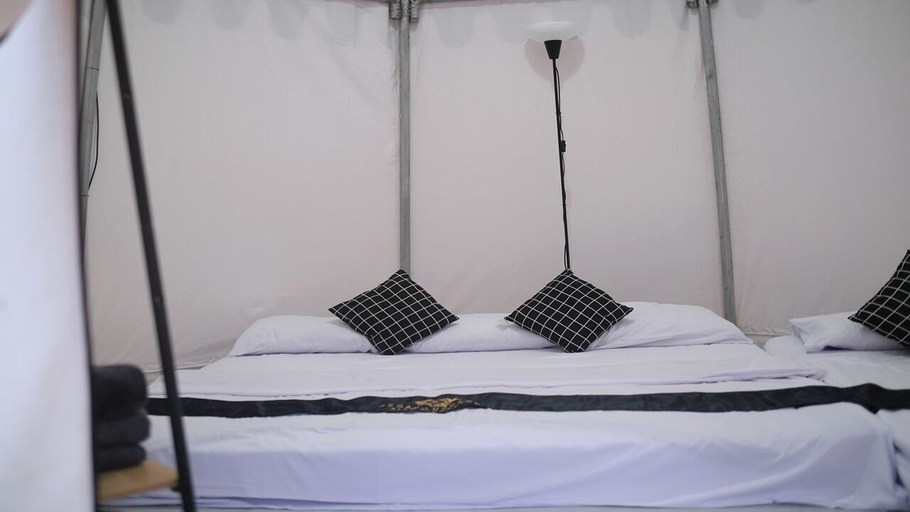 Bedroom 3, Regan Luxcamp by Digihub Hospitality, Bandung