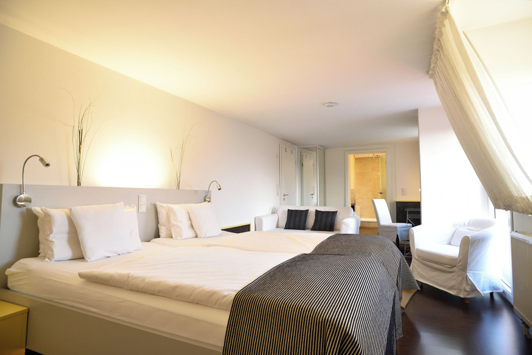 Bedroom 3, Hotel-Restaurant Schillingshof, Göttingen