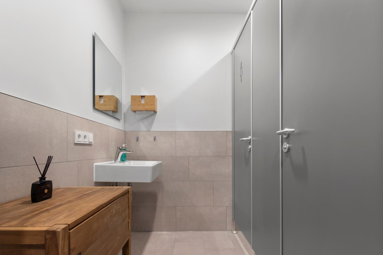 Bathroom 2, Flatista Homes - Aubing, München