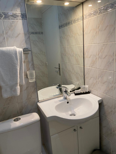 Bathroom 4, Hotel Neptune, Hérault