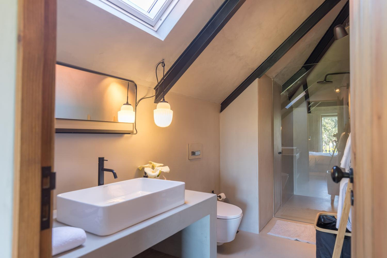 Bathroom 5, Victoria XV, Cascais