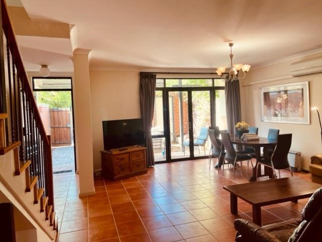 Others 4, Super spacious Fremantle Villa 3 Bedrooms 3 Bathrooms, Fremantle