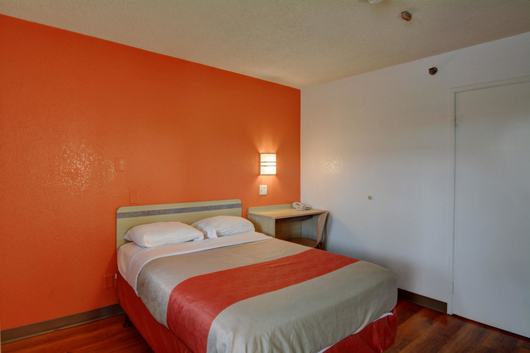 Bedroom 2, Motel 6 Wethersfield, CT - Hartford, Hartford