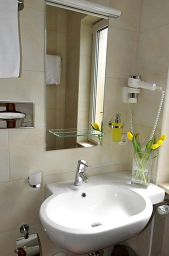 Bathroom 5, Ambassador Parkhotel, München