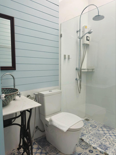 Bathroom 4, Wiengket Heritage 1964, Phra Nakhon